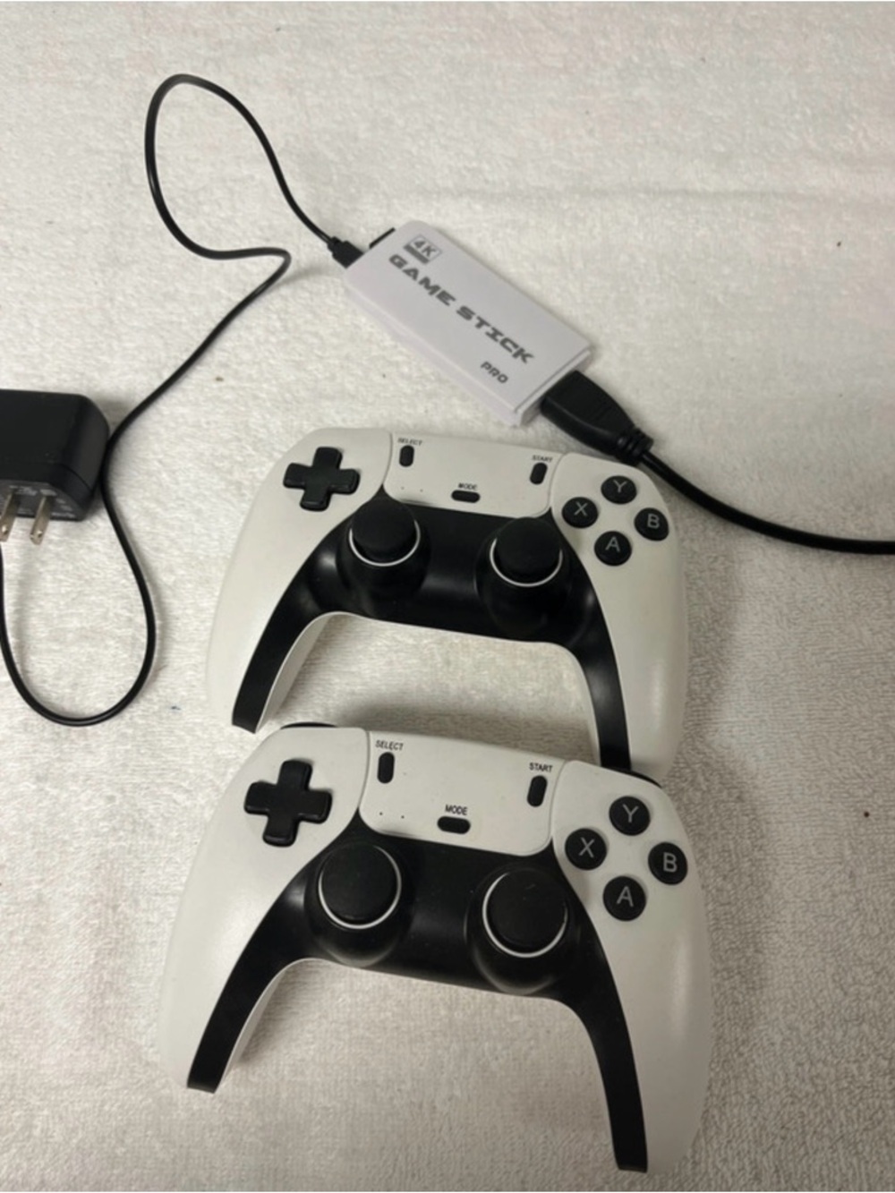 White/Black Wireless Game Controllers with USB Game Stick